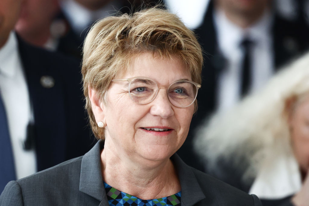 Des accords catastrophiques avec l’UE : la Suisse se détruit elle-même