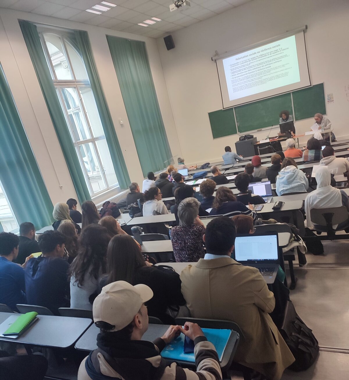 L’enseignante musulmane rejetée à Eschenbach : Une polémique qui déchire la Suisse